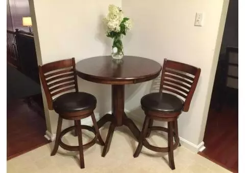 Bistro table with 2 padded chairs!